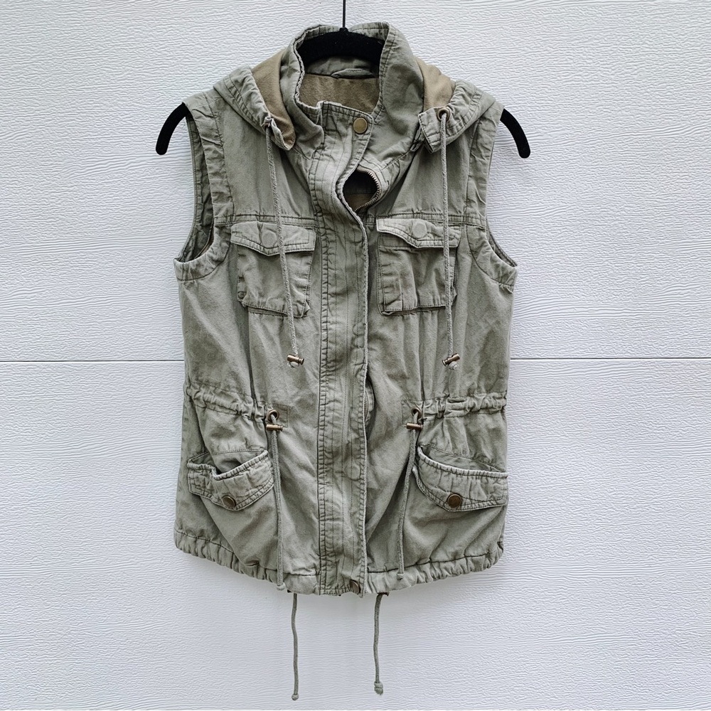 Fashionomics Vest